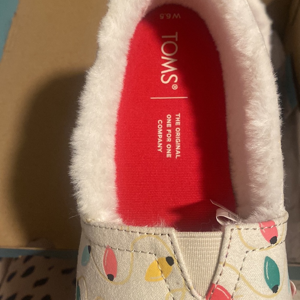 Holiday faux fur Lights Toms